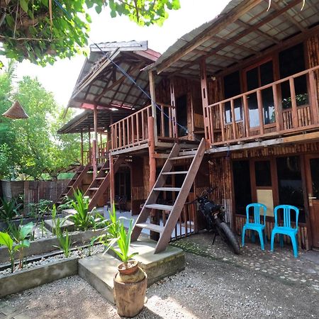 Maryan Moyo Bungalows & Resto Moyo Island Экстерьер фото