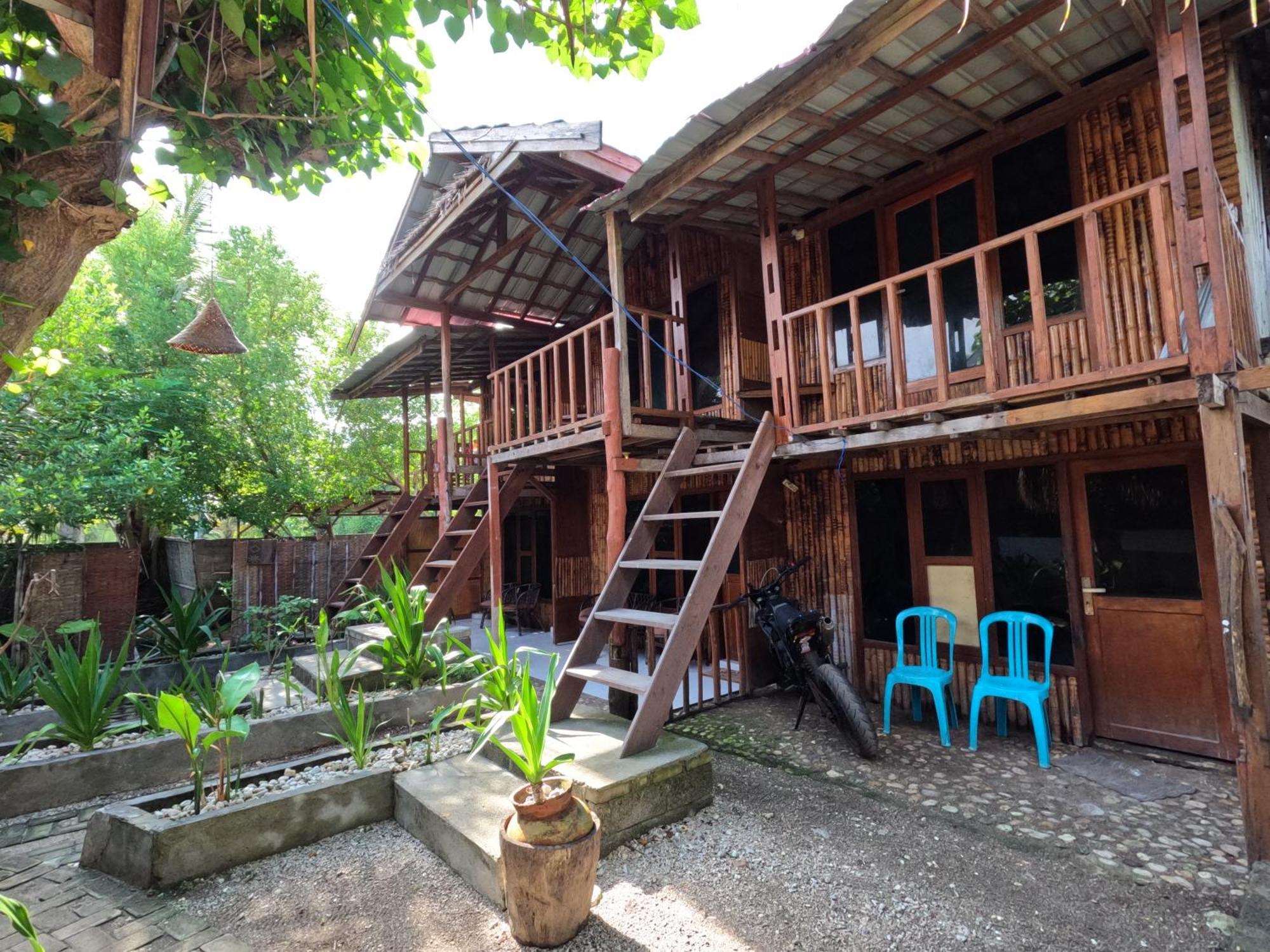 Maryan Moyo Bungalows & Resto Moyo Island Экстерьер фото