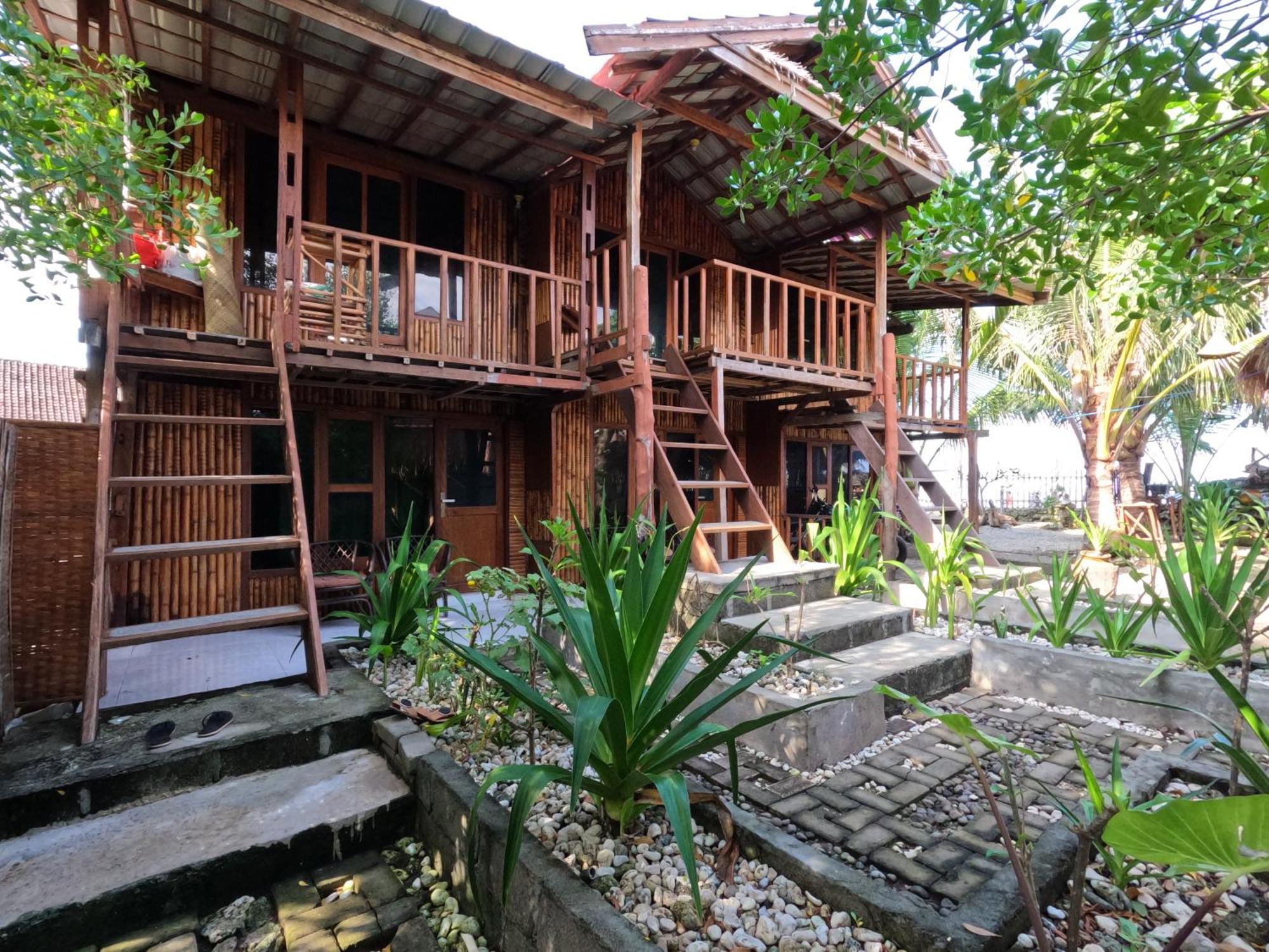 Maryan Moyo Bungalows & Resto Moyo Island Экстерьер фото