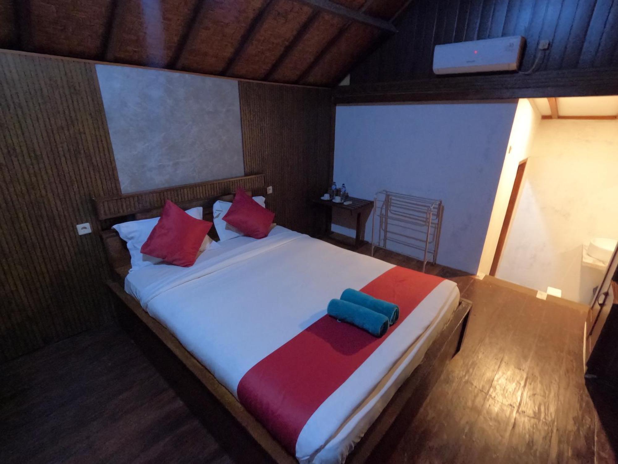 Maryan Moyo Bungalows & Resto Moyo Island Экстерьер фото