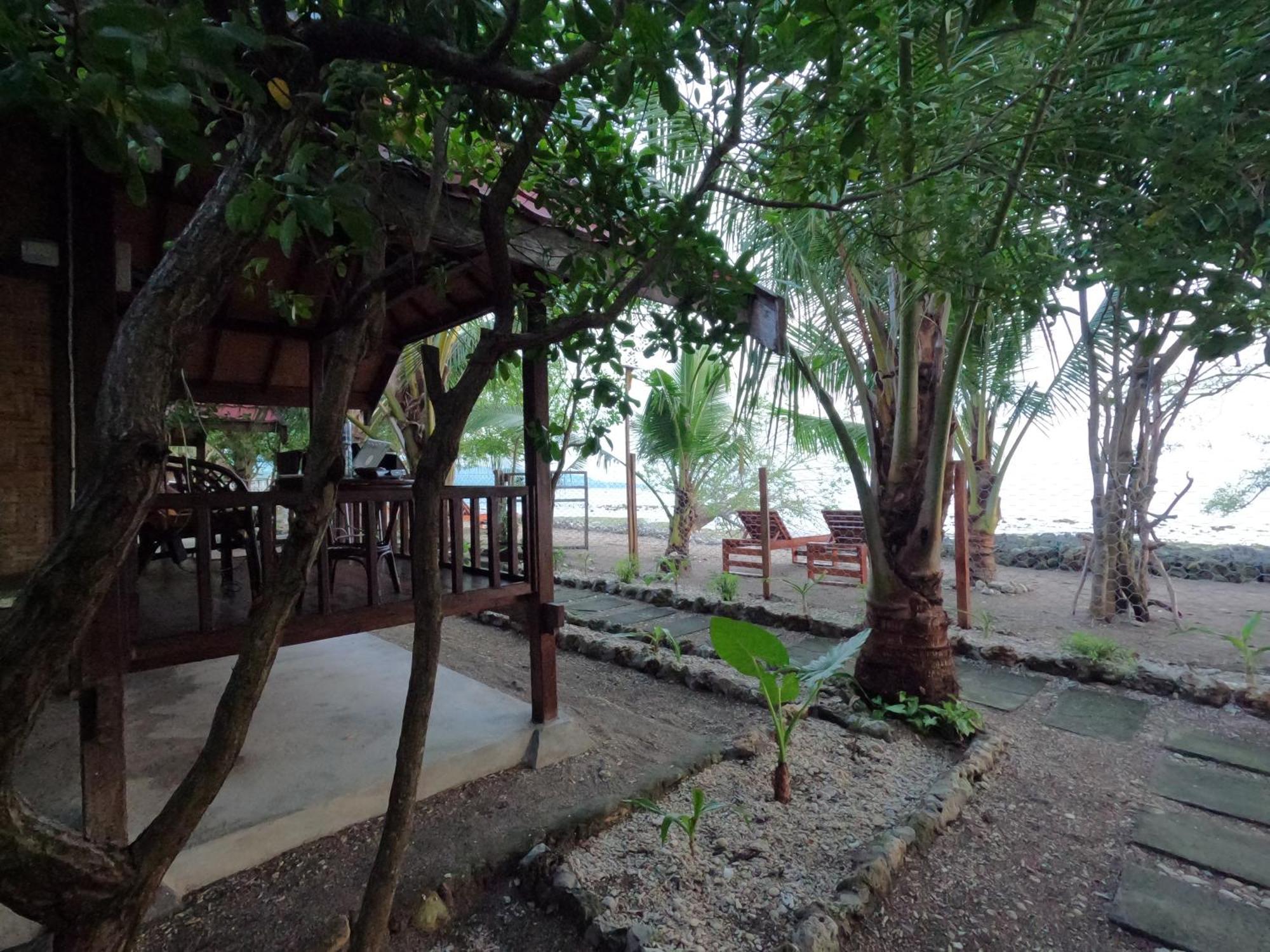 Maryan Moyo Bungalows & Resto Moyo Island Экстерьер фото