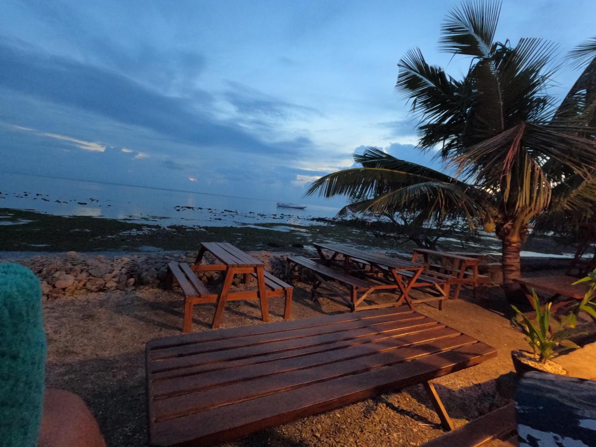 Maryan Moyo Bungalows & Resto Moyo Island Экстерьер фото