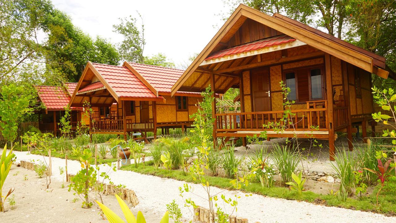 Maryan Moyo Bungalows & Resto Moyo Island Экстерьер фото