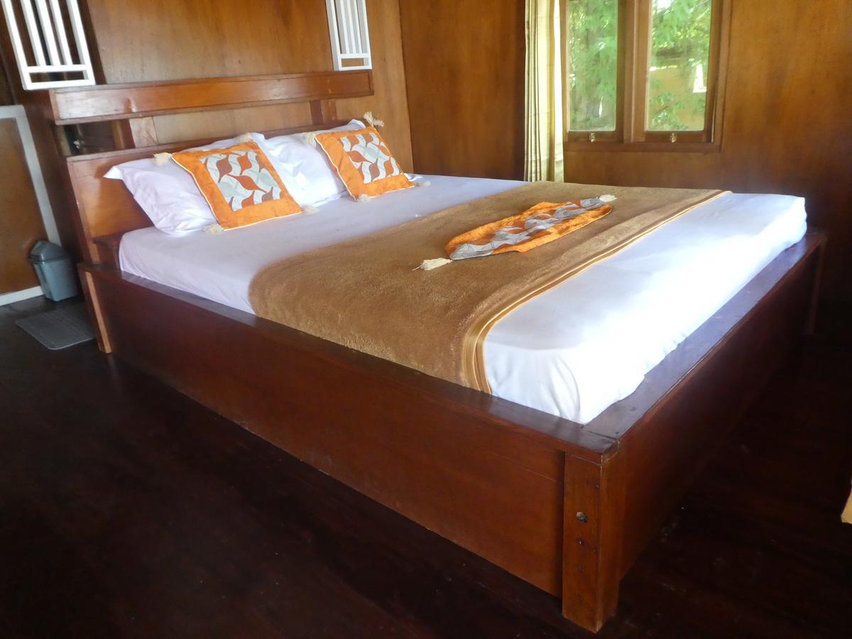 Maryan Moyo Bungalows & Resto Moyo Island Номер фото