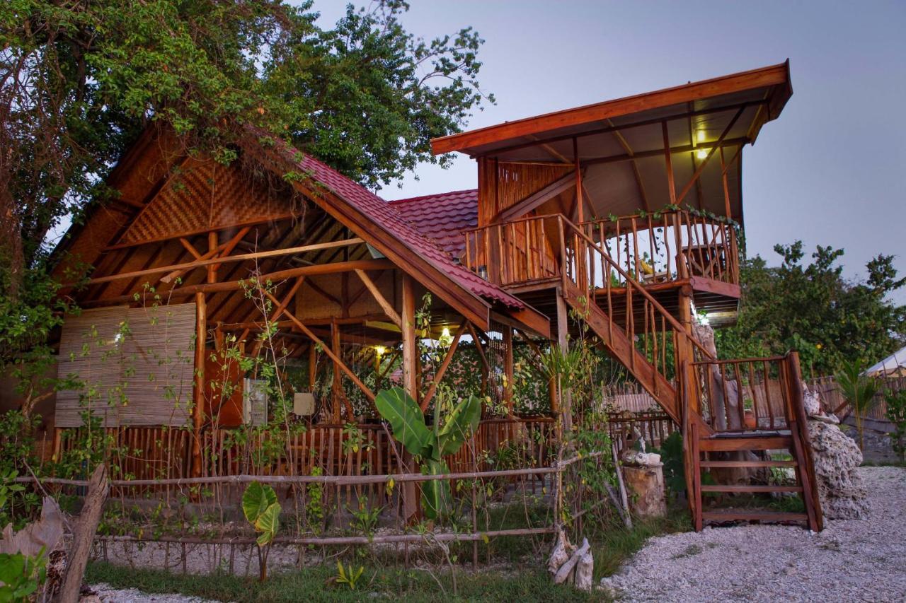Maryan Moyo Bungalows & Resto Moyo Island Экстерьер фото