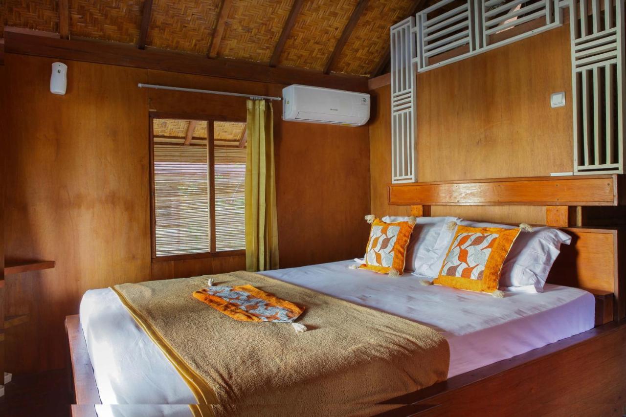 Maryan Moyo Bungalows & Resto Moyo Island Экстерьер фото