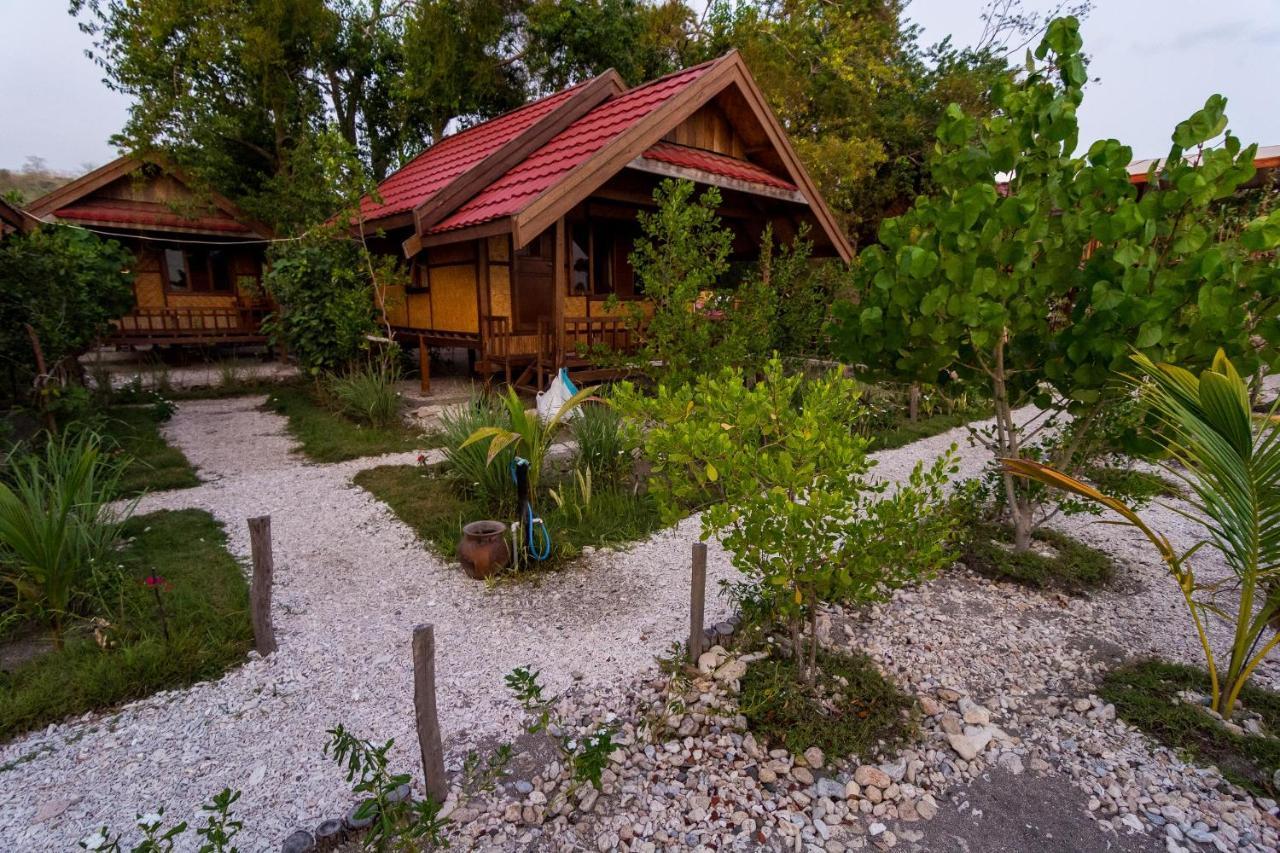 Maryan Moyo Bungalows & Resto Moyo Island Экстерьер фото